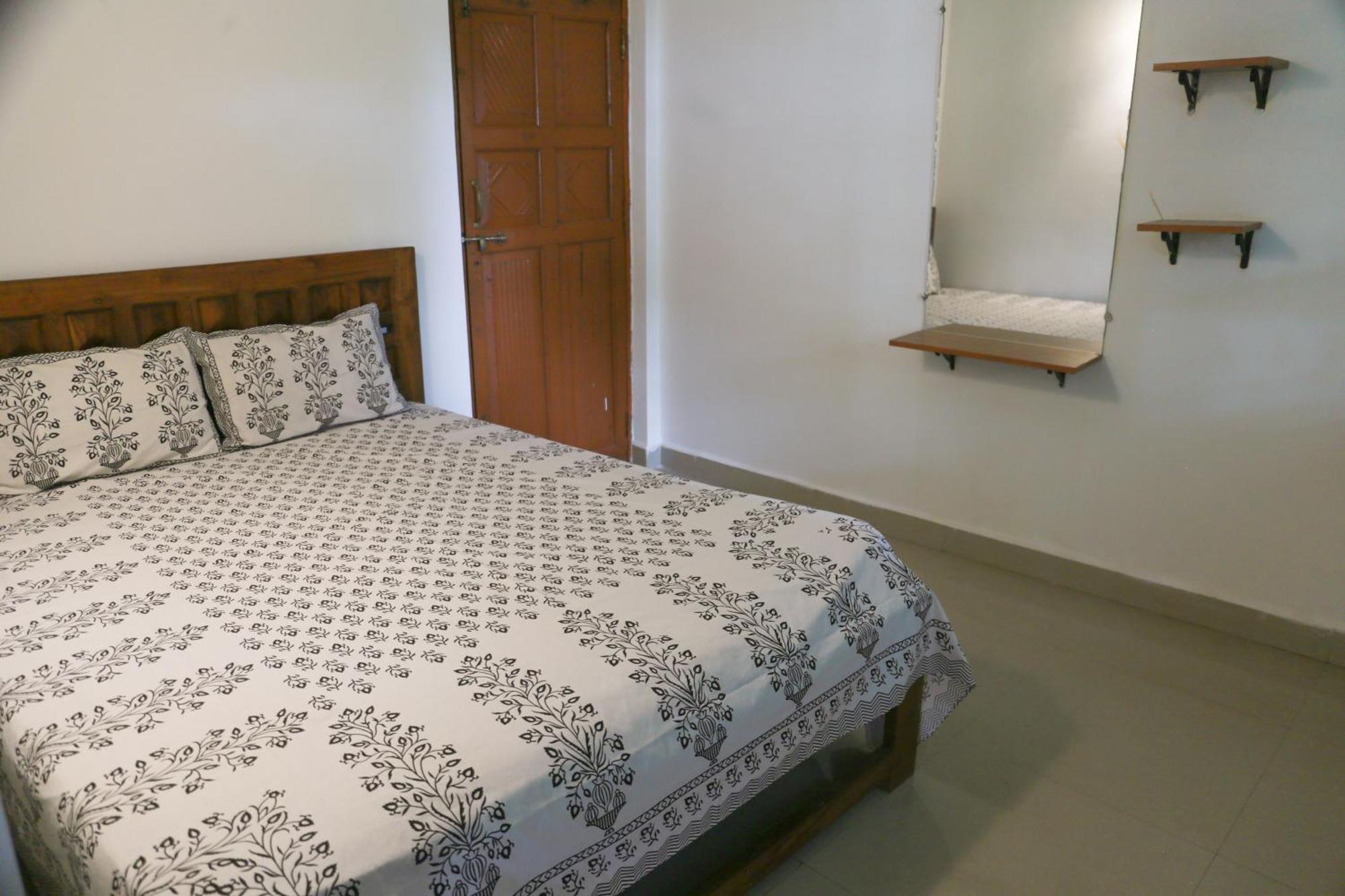 Kumbaya Beachside Hostel & Apartments At Arambol Beach Exteriör bild