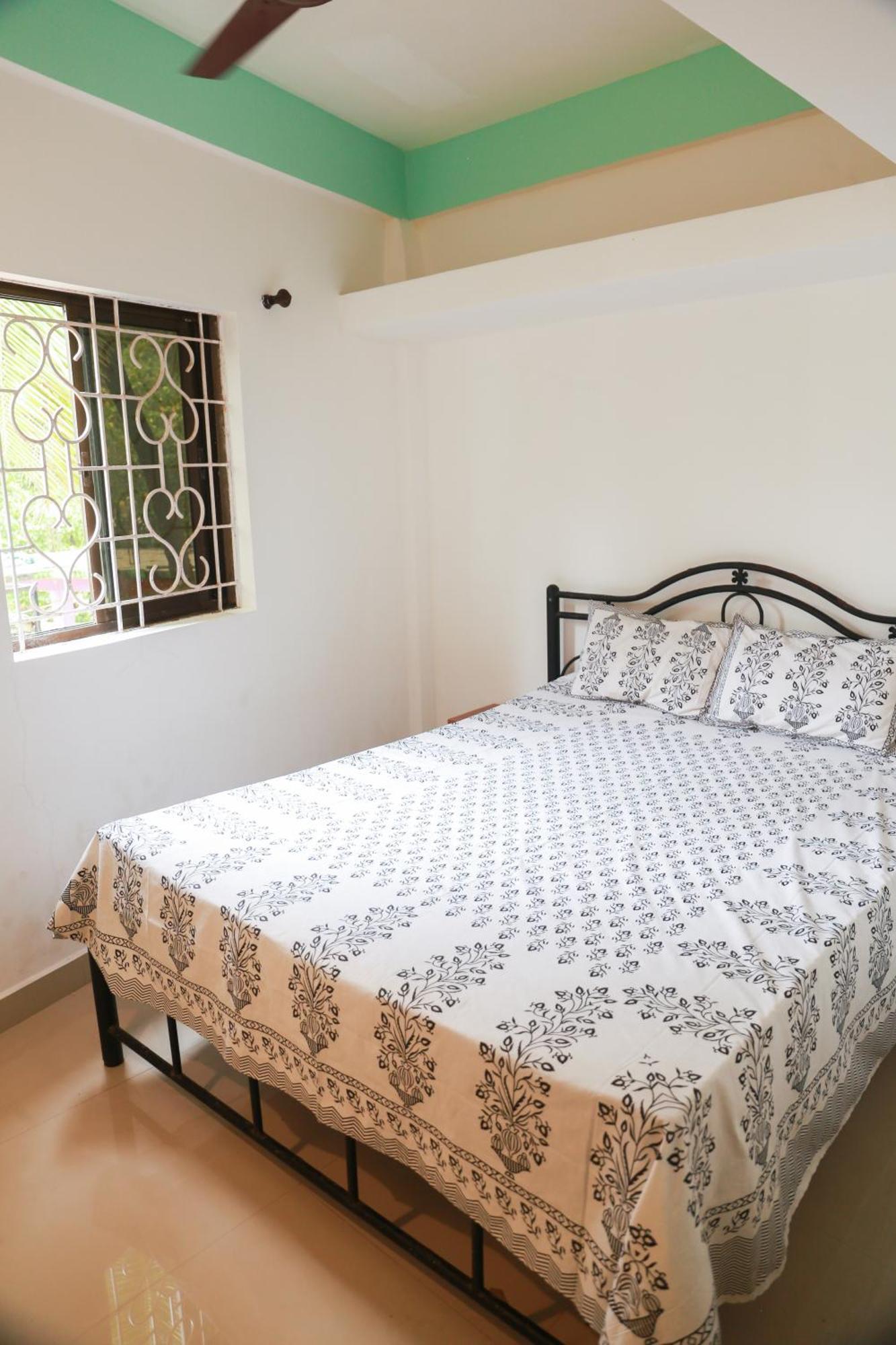 Kumbaya Beachside Hostel & Apartments At Arambol Beach Exteriör bild