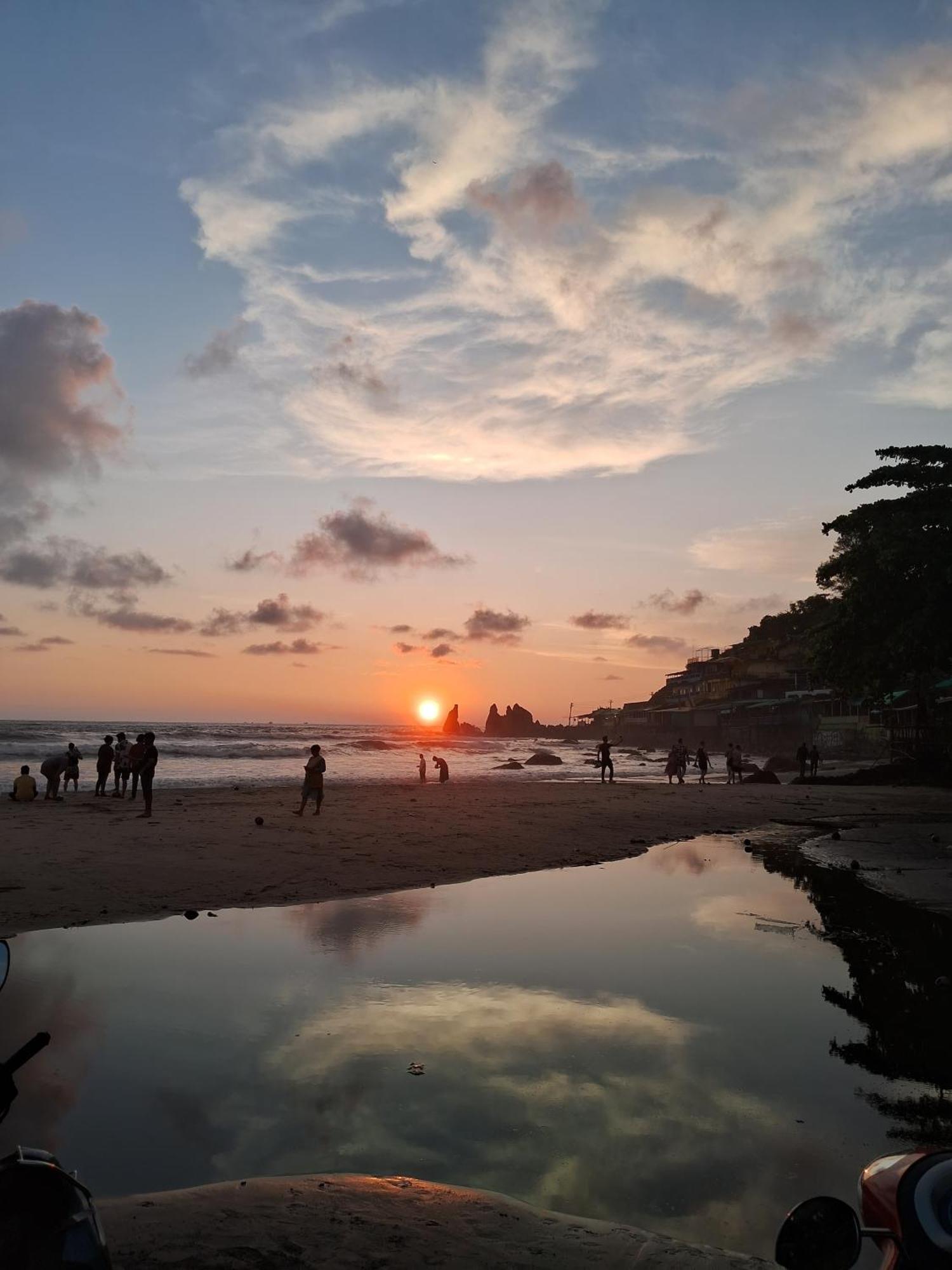 Kumbaya Beachside Hostel & Apartments At Arambol Beach Exteriör bild