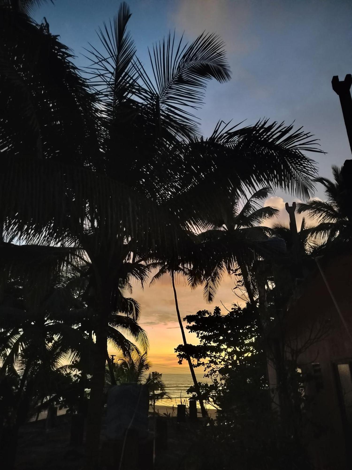 Kumbaya Beachside Hostel & Apartments At Arambol Beach Exteriör bild